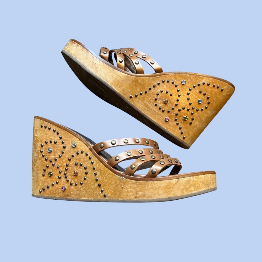 Vintage Y2K Boho Style Womens White Mt. Studded Wooden Strappy Wedge Sandals